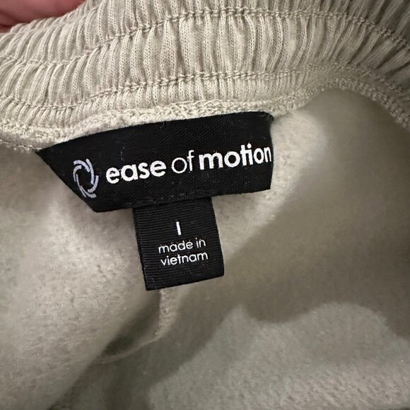 NWT ease of motion ruffle sweatpants - Picture 4 of 6